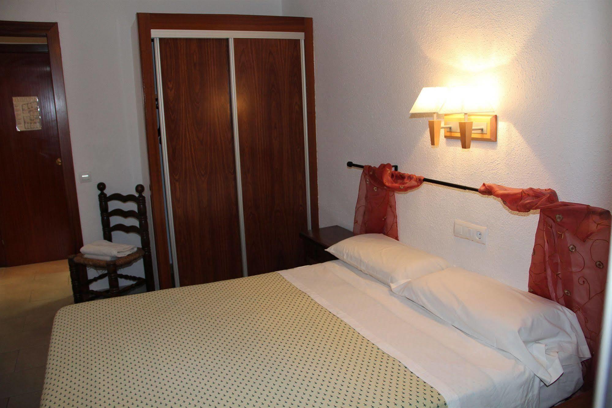Hostal Isabel Blanes Exterior photo