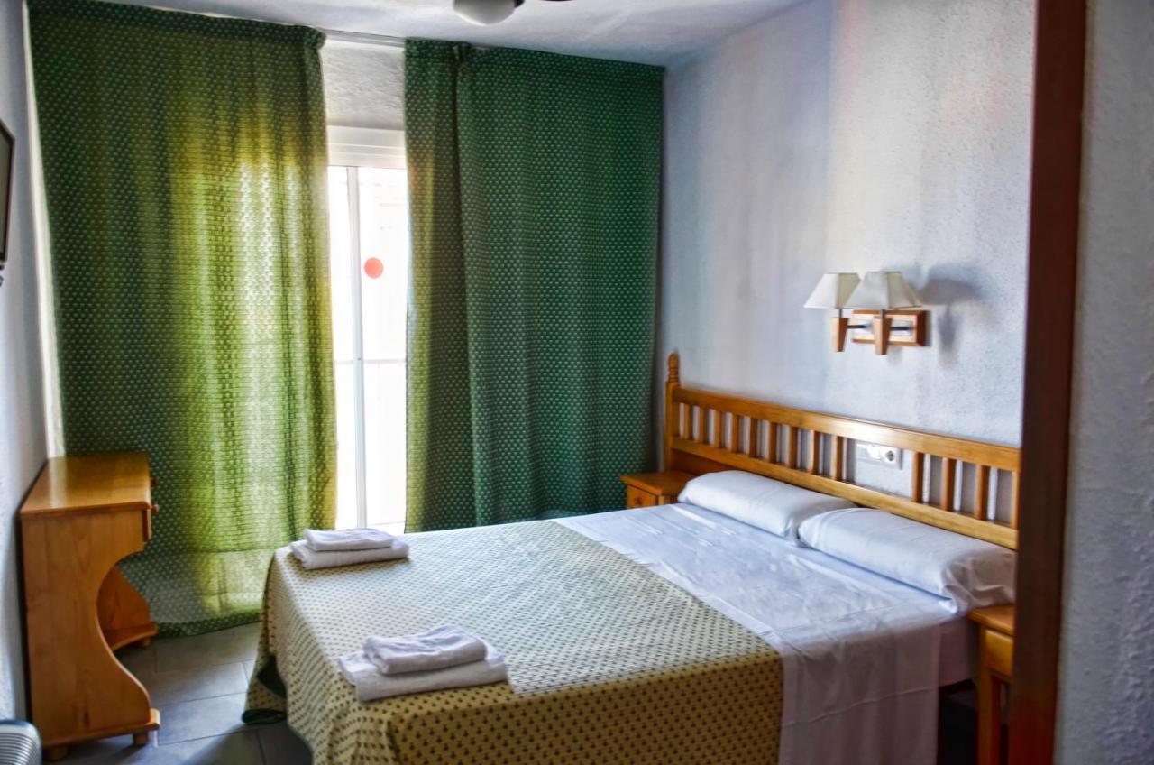 Hostal Isabel Blanes Exterior photo