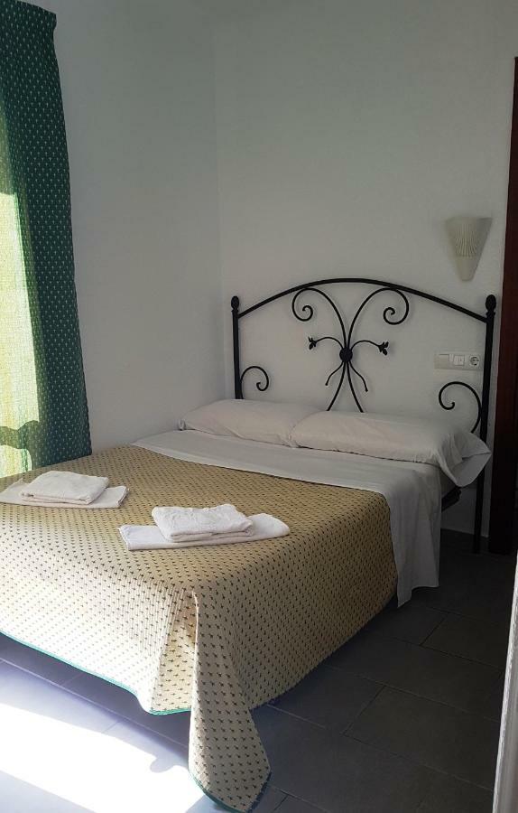 Hostal Isabel Blanes Exterior photo